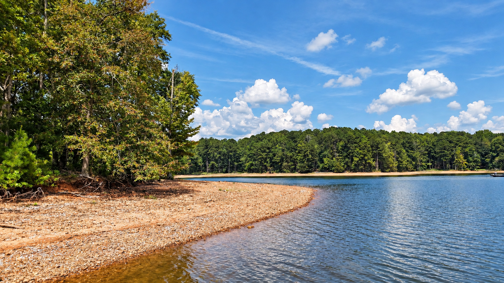 Level homesite at West Point Lake near LaGrange, Georgia
